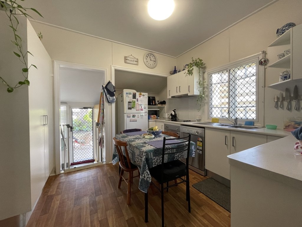19 LEESON STREET, SVENSSON HEIGHTS, Svensson Heights - Thumbnail 8