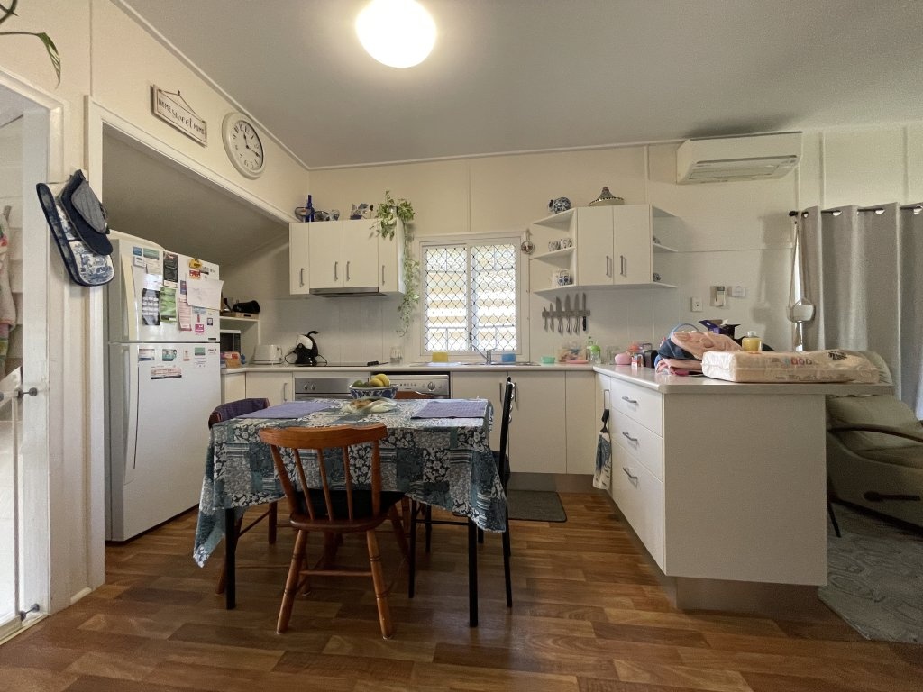19 LEESON STREET, SVENSSON HEIGHTS, Svensson Heights - Thumbnail 7