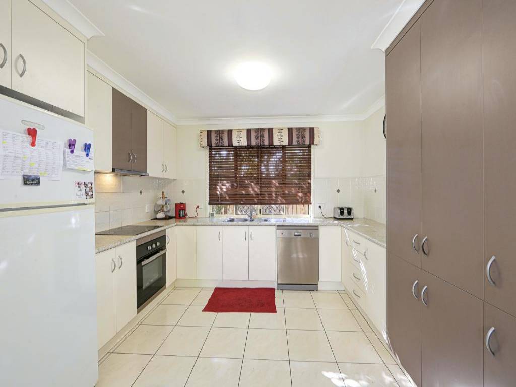 4 MacGregor Court, Kepnock, Kepnock - Thumbnail 7