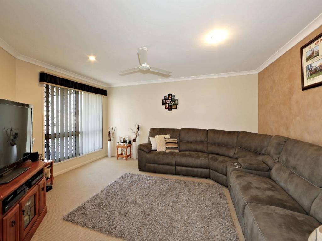 4 MacGregor Court, Kepnock, Kepnock - Thumbnail 8