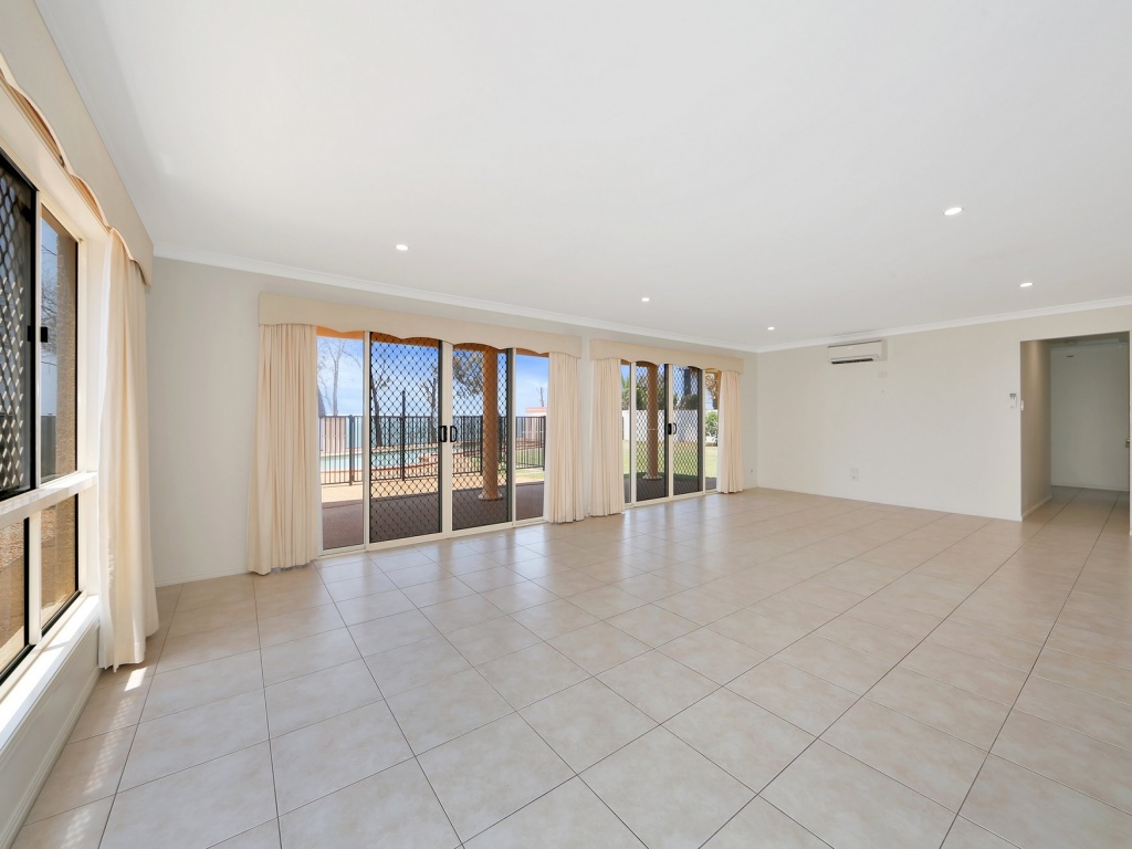 130 Barolin Esplanade, Coral Cove, Coral Cove - Thumbnail 5