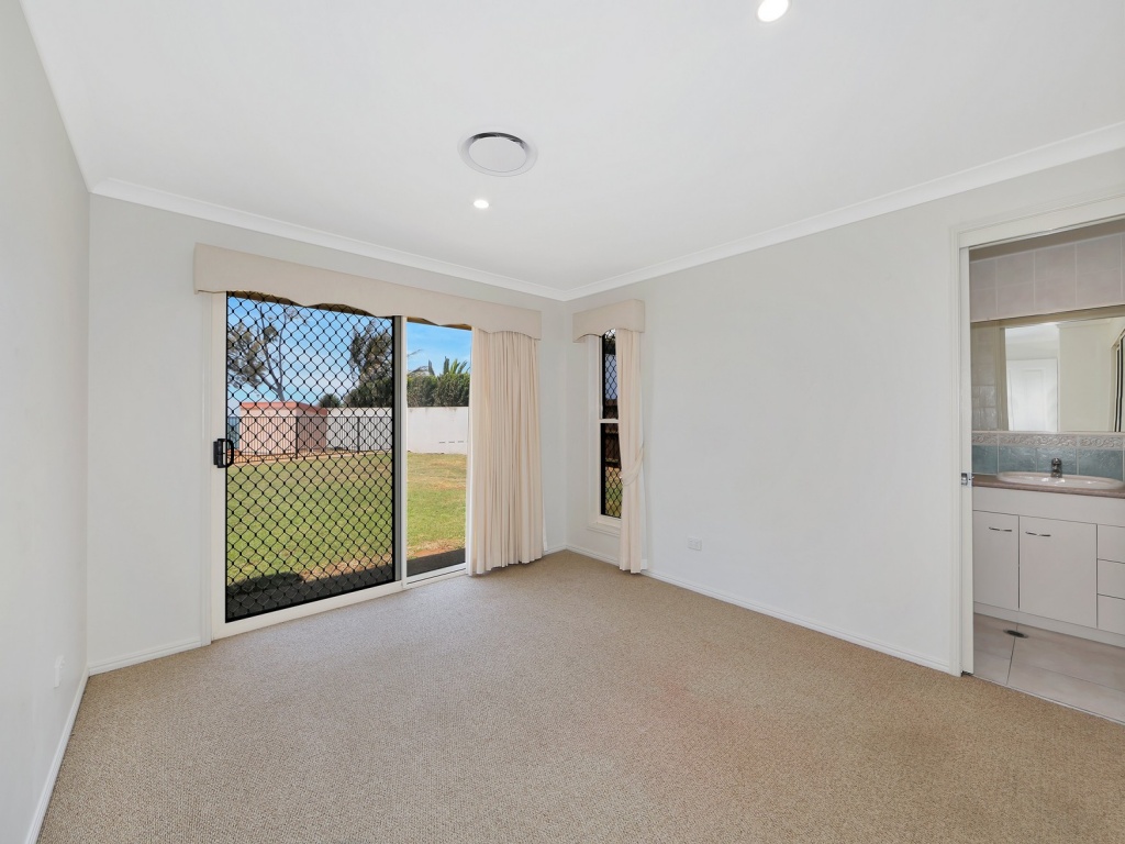 130 Barolin Esplanade, Coral Cove, Coral Cove - Thumbnail 8
