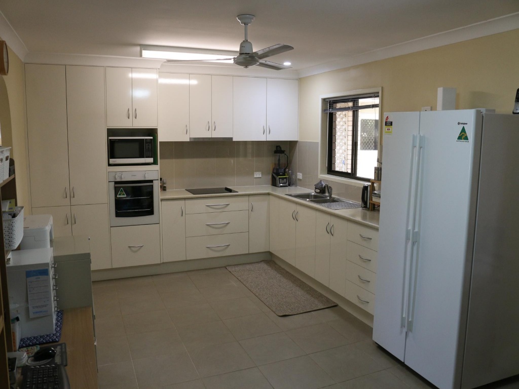 12 Murphy Court, Avenell Heights, Avenell Heights - Thumbnail 6