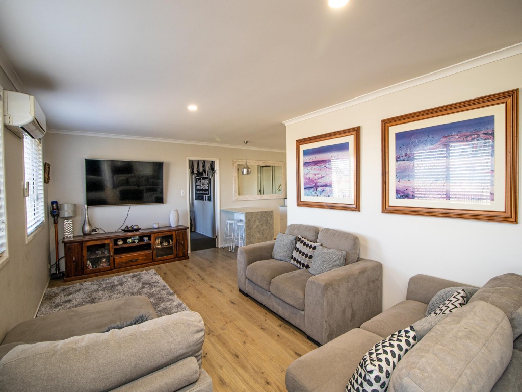 16 Poinciana Drive, Innes Park, Innes Park - Thumbnail 8