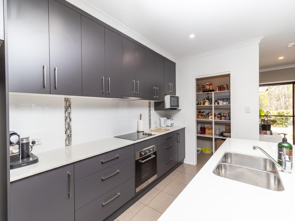 20 Palm View Drive , Moore Park Beach, Moore Park Beach - Thumbnail 5