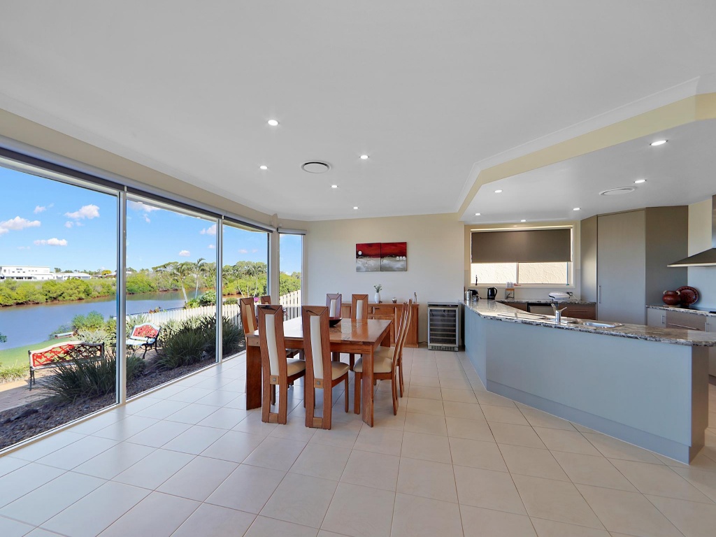 95 Fairway Drive, BARGARA, Bargara - Thumbnail 7