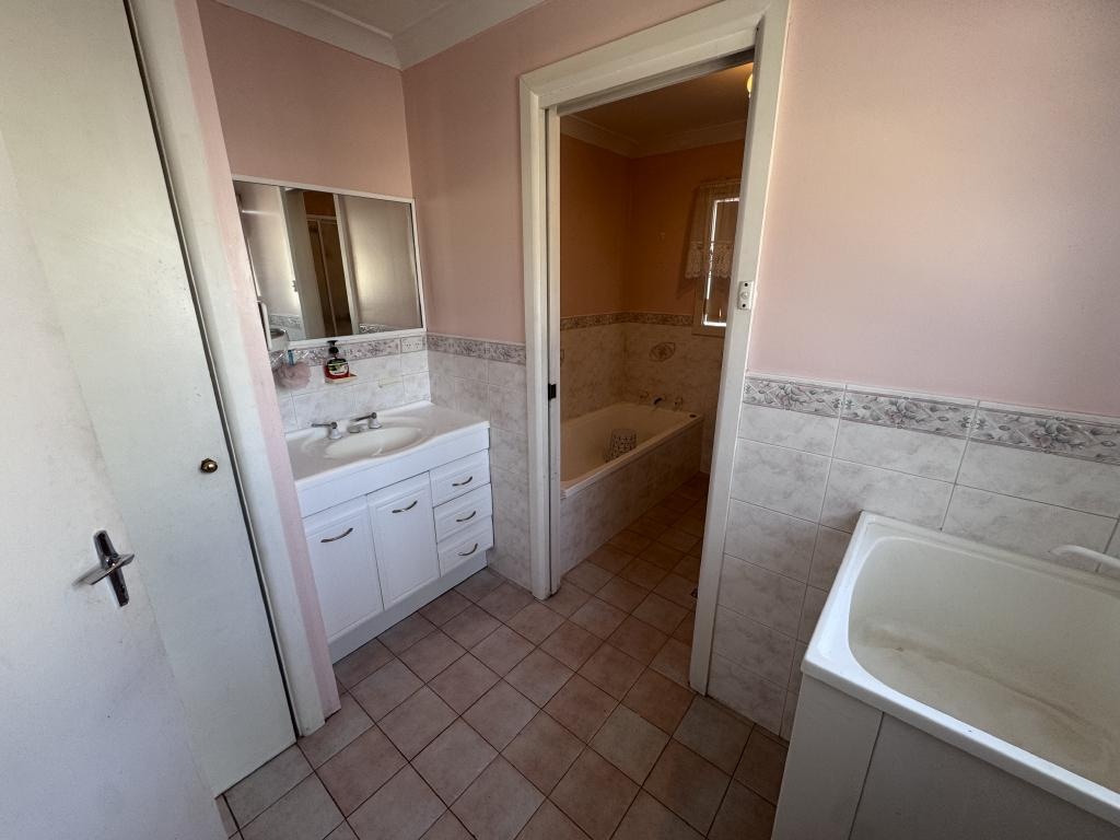 2 Wilga Street, LEETON, Leeton - Thumbnail 2
