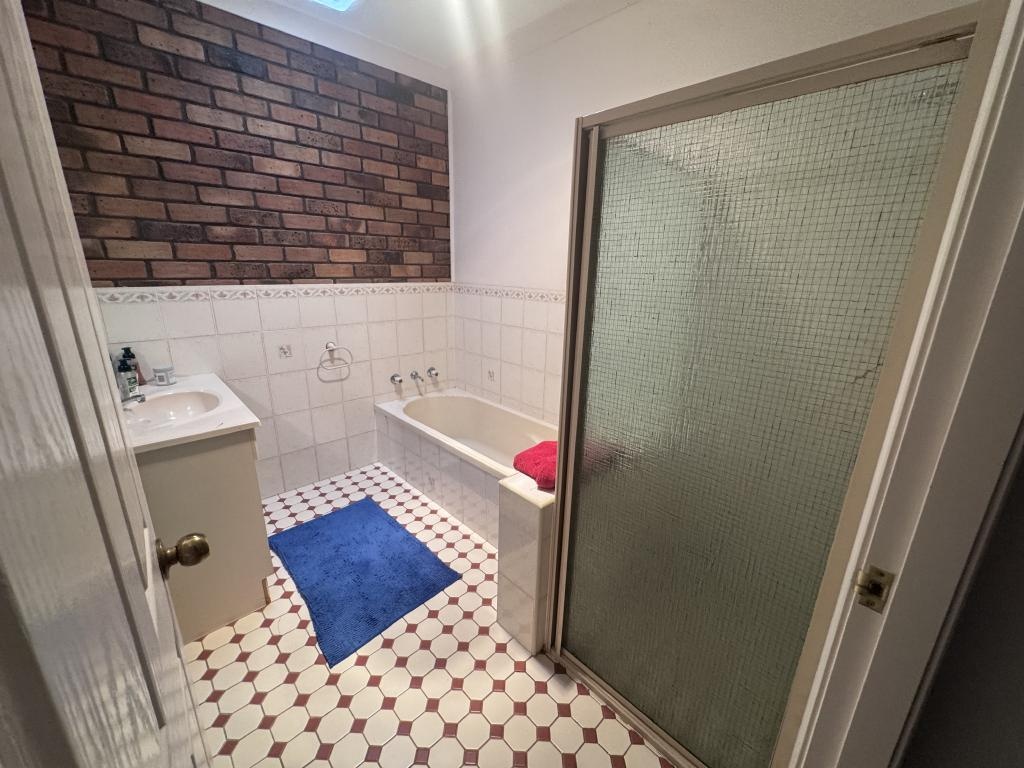 10A Sally Street, LEETON, Leeton - Thumbnail 2