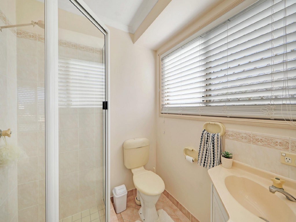 243 Barolin Esplanade, Coral Cove, Coral Cove - Thumbnail 6