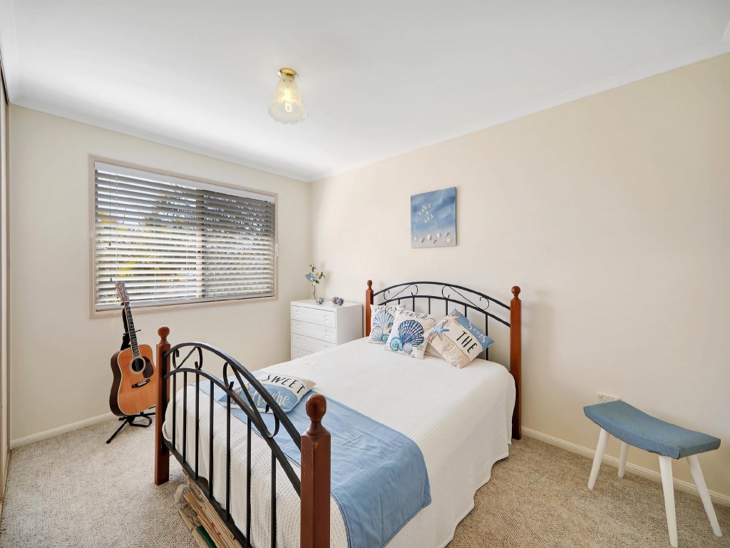 243 Barolin Esplanade, Coral Cove, Coral Cove - Thumbnail 7