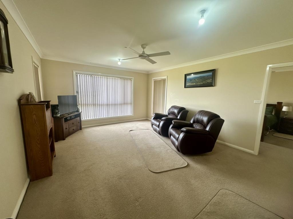 8 Qualitary Road, LEETON, Leeton - Thumbnail 6