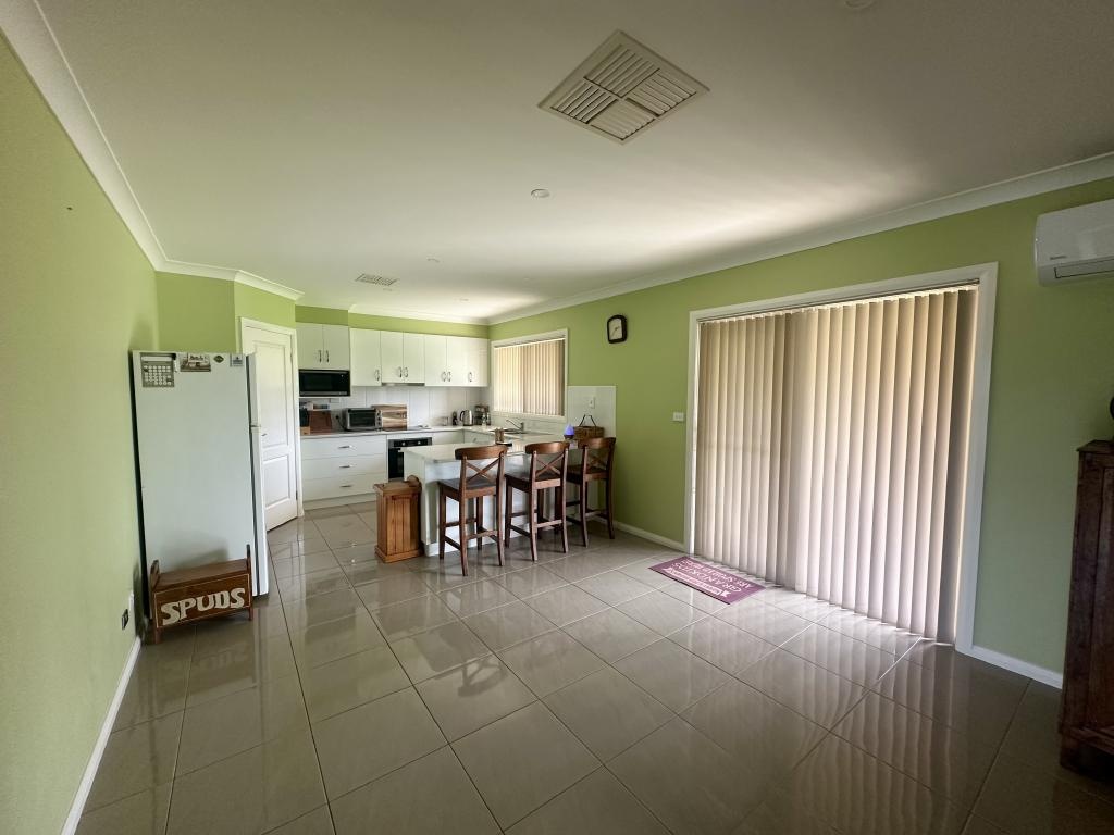 8 Qualitary Road, LEETON, Leeton - Thumbnail 5