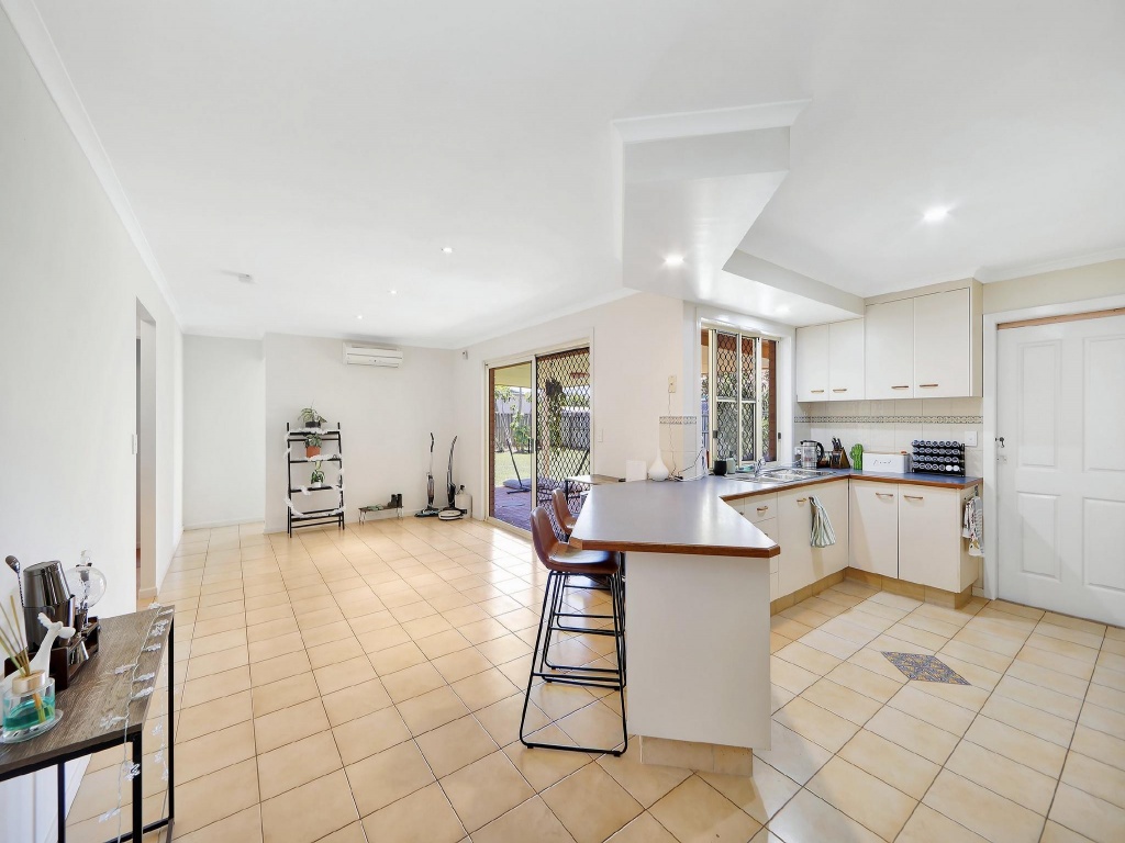 5 Palais Court , Avenell Heights, Avenell Heights - Thumbnail 8
