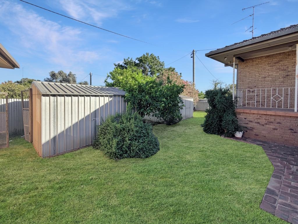 11 Yarran Street, LEETON, Leeton - Thumbnail 2