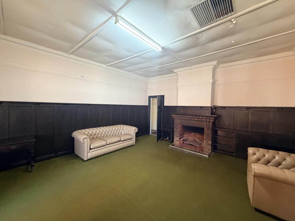 9-11 Kurrajong Avenue, LEETON, Leeton - Thumbnail 5